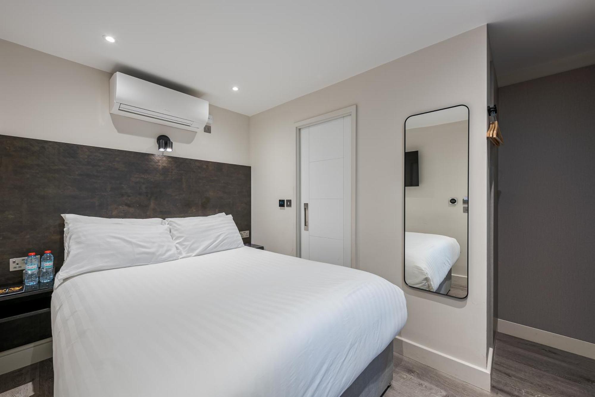 St Pancras Inn Лондон Екстер'єр фото
